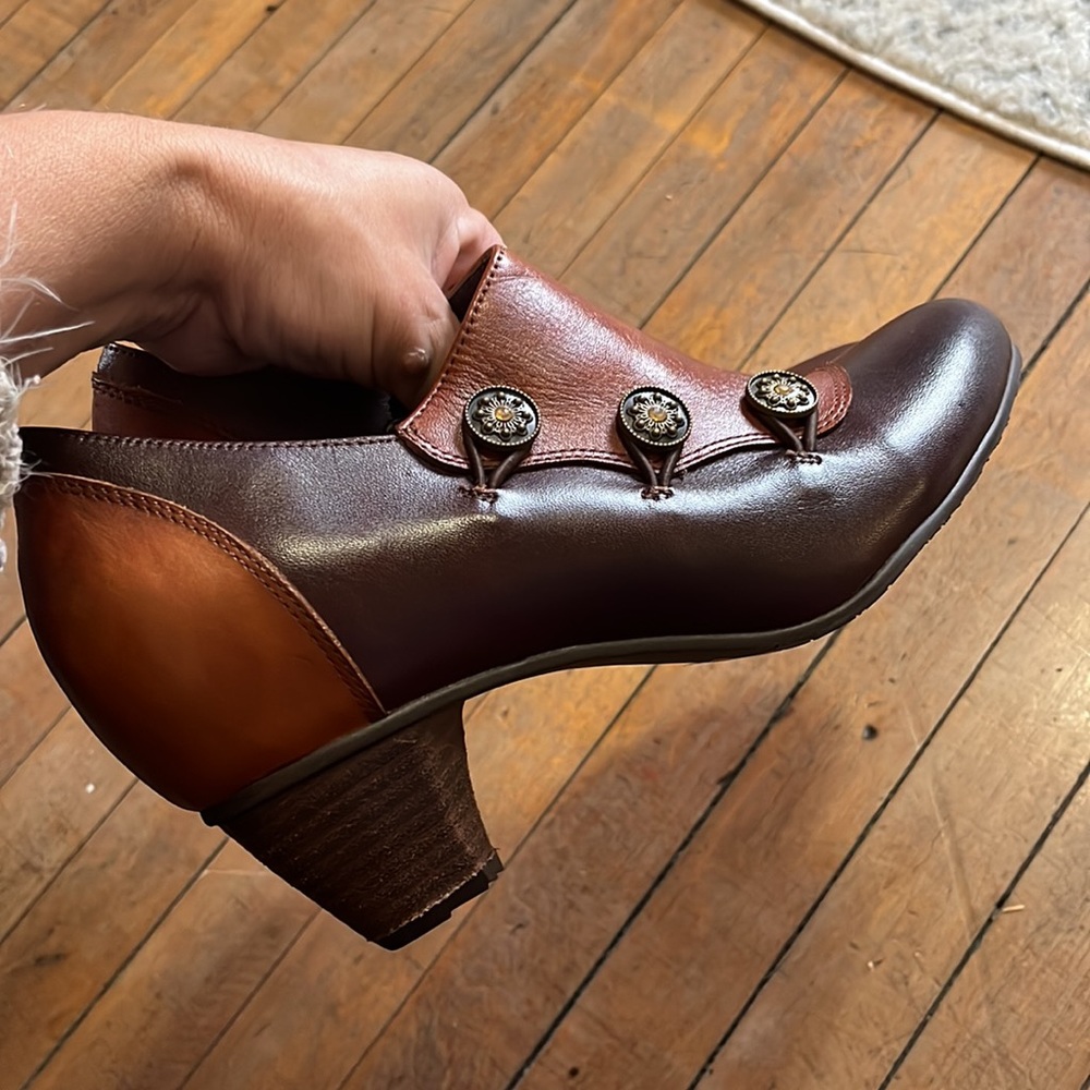 L’ Artiste ankle booties sz 41 9.5-10 Green Tea Spring Step leather Brown Copper